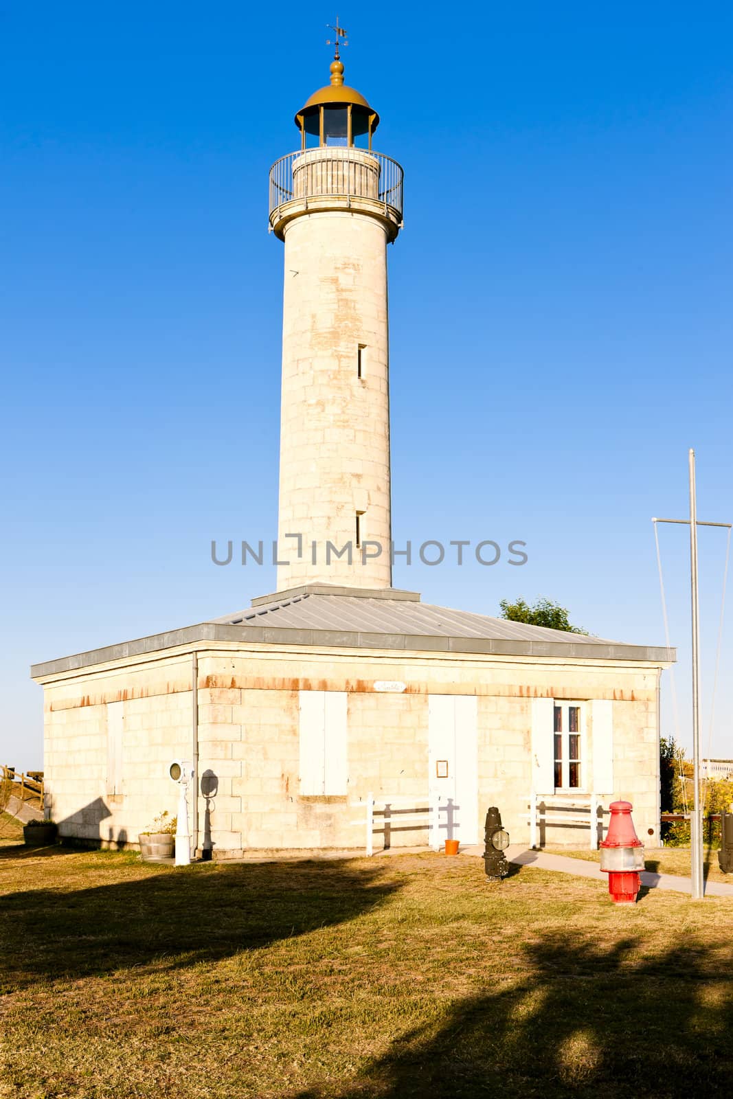 Richard Lighthouse, Gironde Department, Aquitaine, France by phbcz