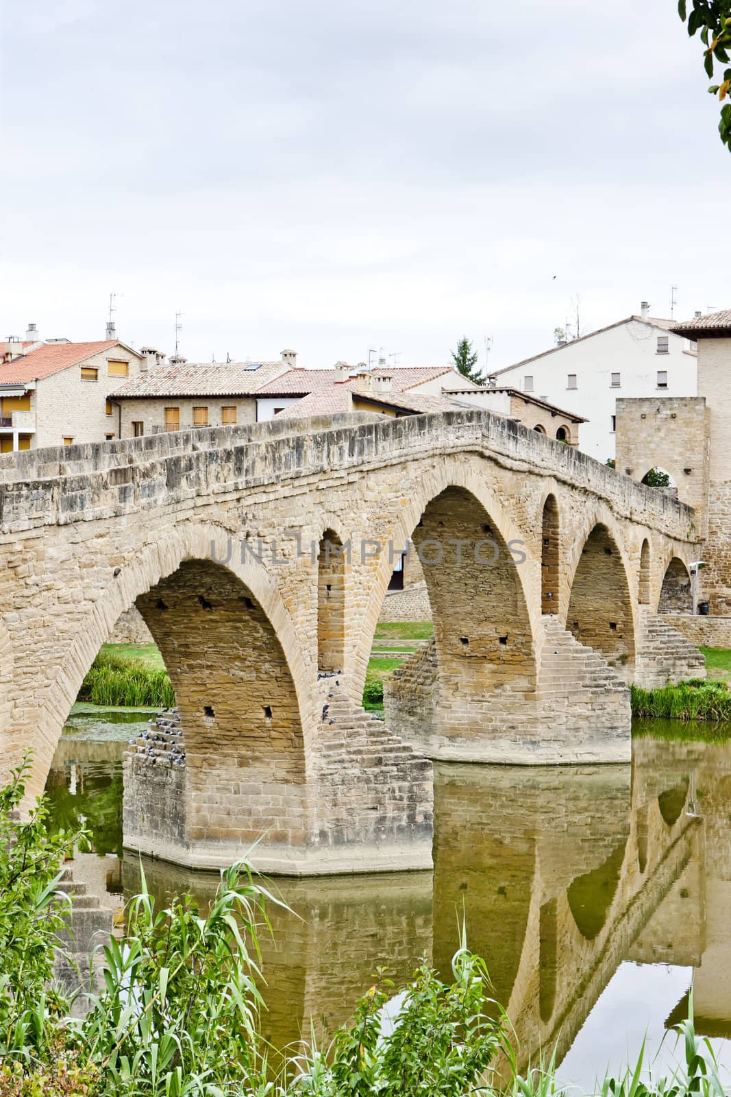 romanesque bridge over river Arga, Puente La Reina, Road to Santiago de Compostela, Navarre, Spain