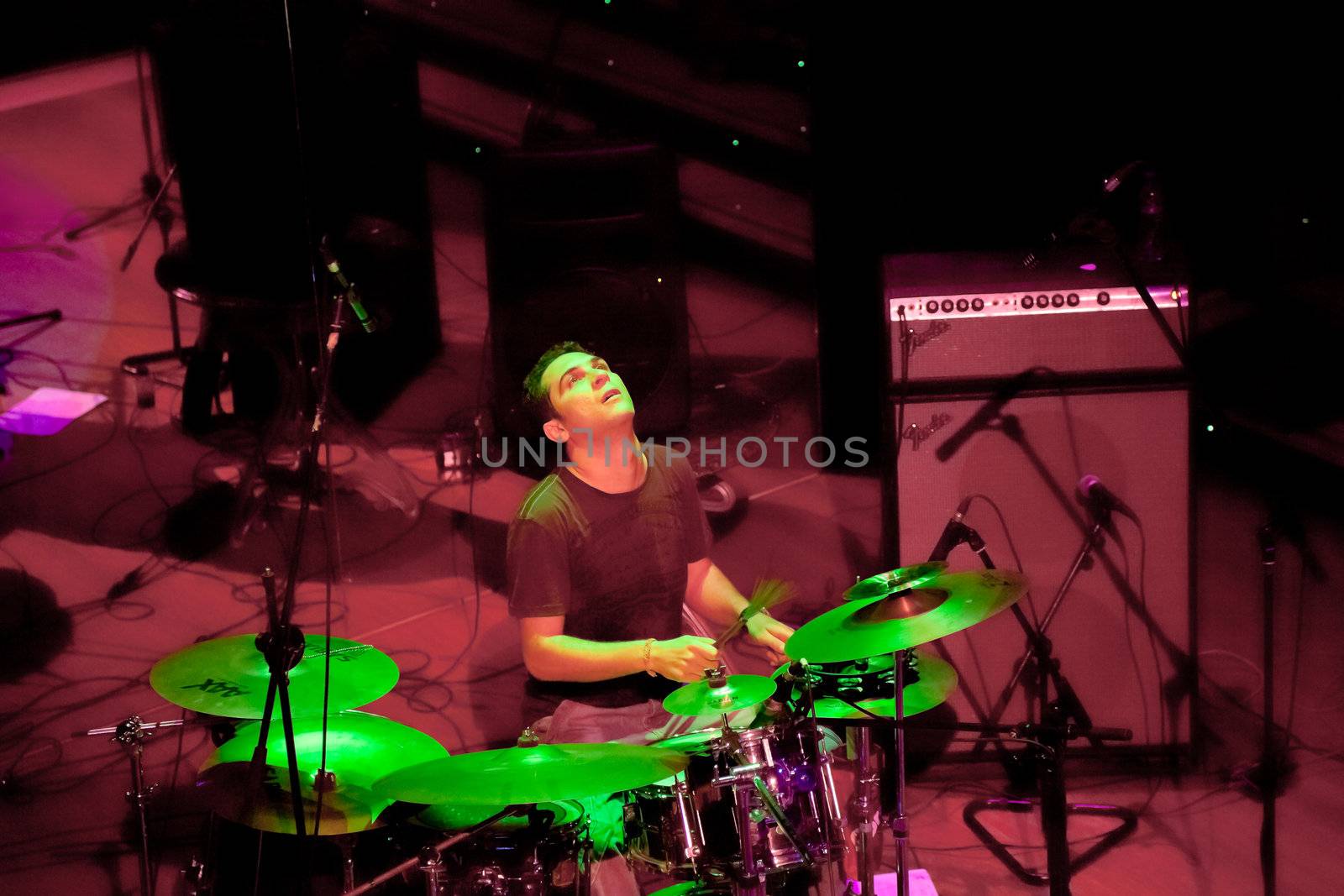 EL PUERTO DE SANTA MARIA, SPAIN - APR 24: Concert of the group of Indie Pop, Champagne on Apr 24, 2009, on the discotheque Mucho Teatro on El Puerto de Santa Maria, Cadiz, Spain