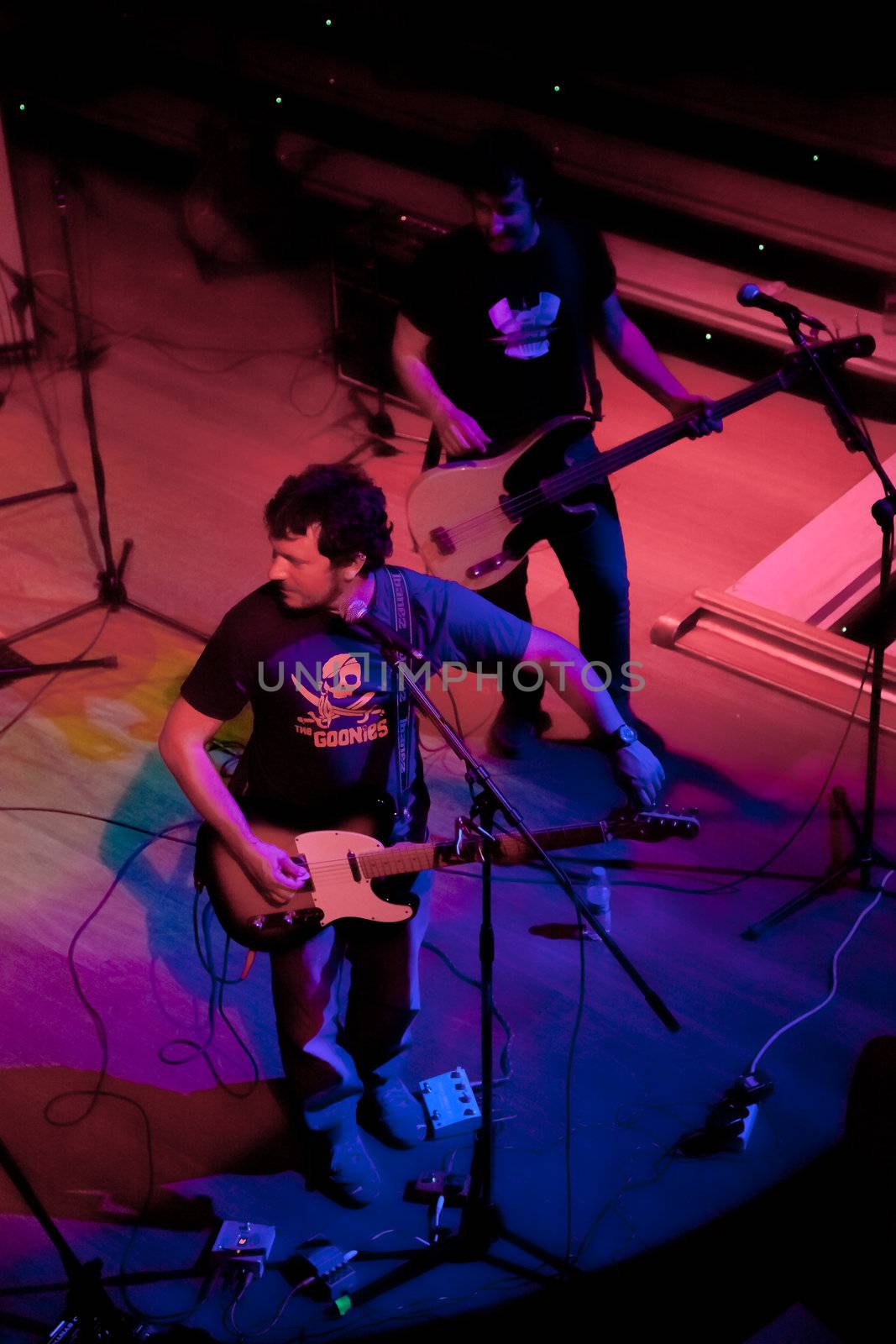 EL PUERTO DE SANTA MARIA, SPAIN - APR 24: Concert of the group of Indie Pop, Champagne on Apr 24, 2009, on the discotheque Mucho Teatro on El Puerto de Santa Maria, Cadiz, Spain