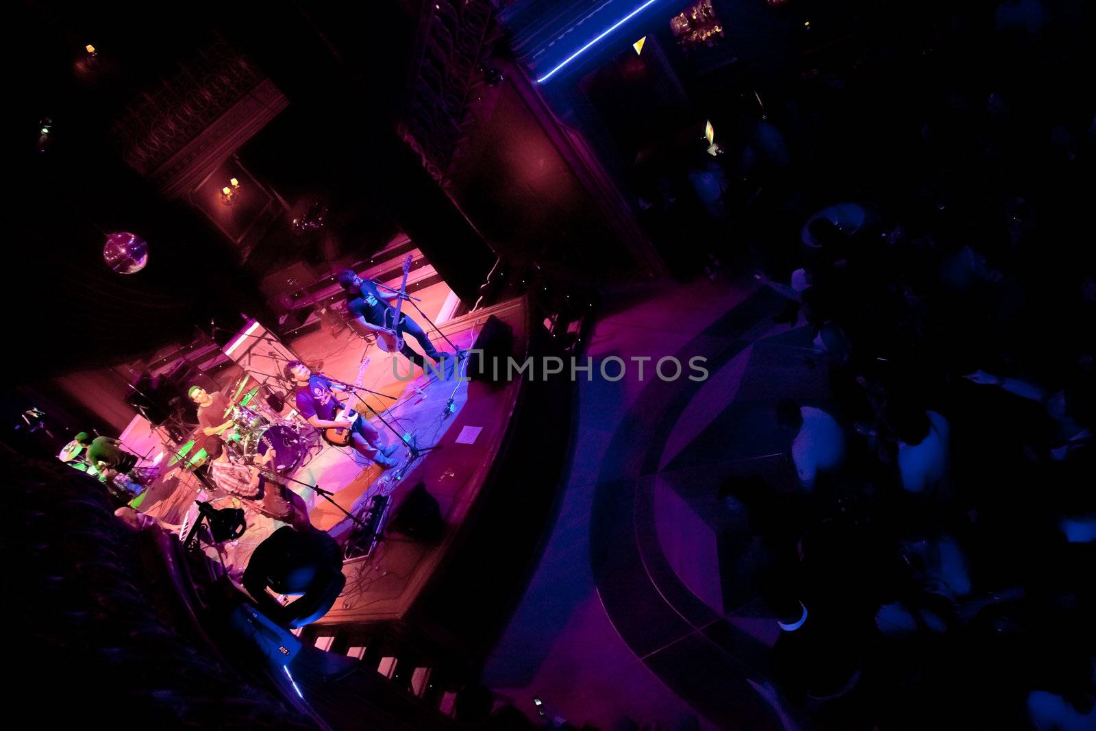 EL PUERTO DE SANTA MARIA, SPAIN - APR 24: Concert of the group of Indie Pop, Champagne on Apr 24, 2009, on the discotheque Mucho Teatro on El Puerto de Santa Maria, Cadiz, Spain