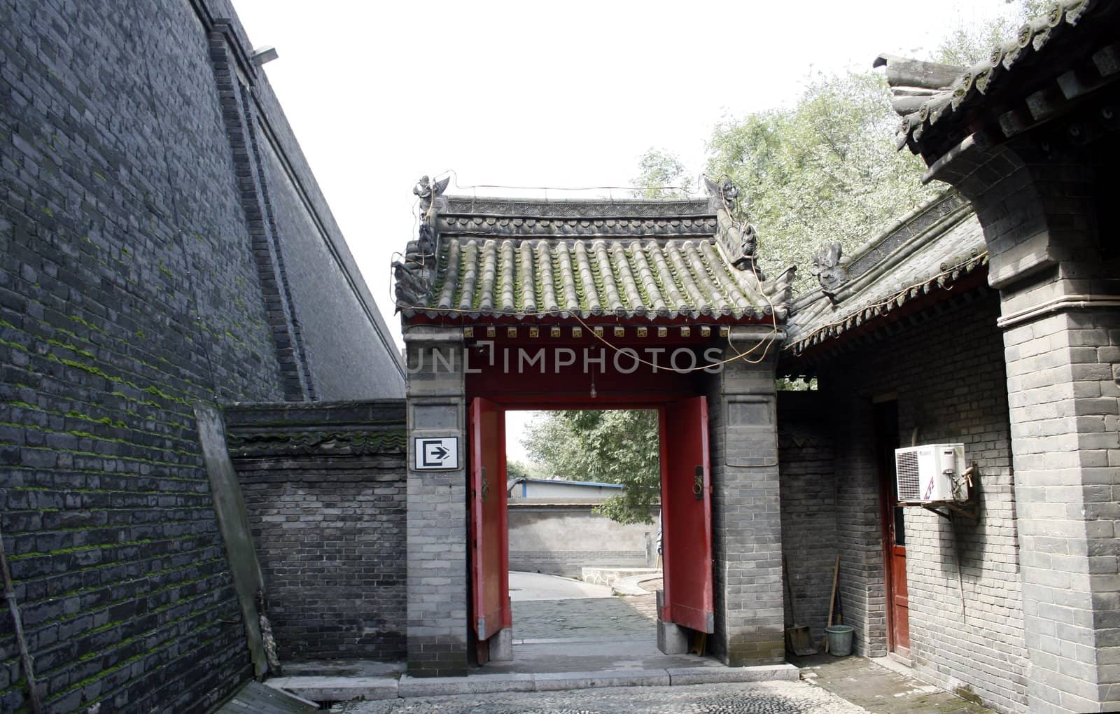 downtown of Xian, Gate at the city wall by koep