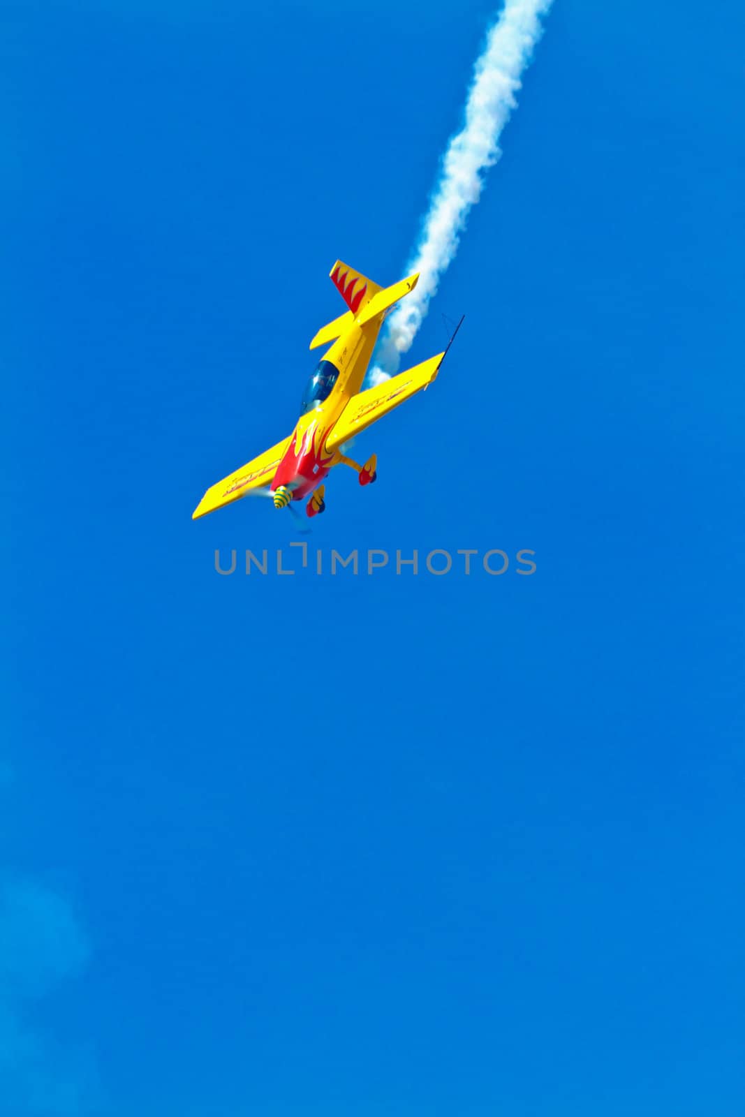 CADIZ, SPAIN-SEP 11: Aircraft Extra 300S of Melissa Pemberton taking part in an exhibition on the 4th airshow of Cadiz on Sep 11, 2011, in Cadiz, Spain