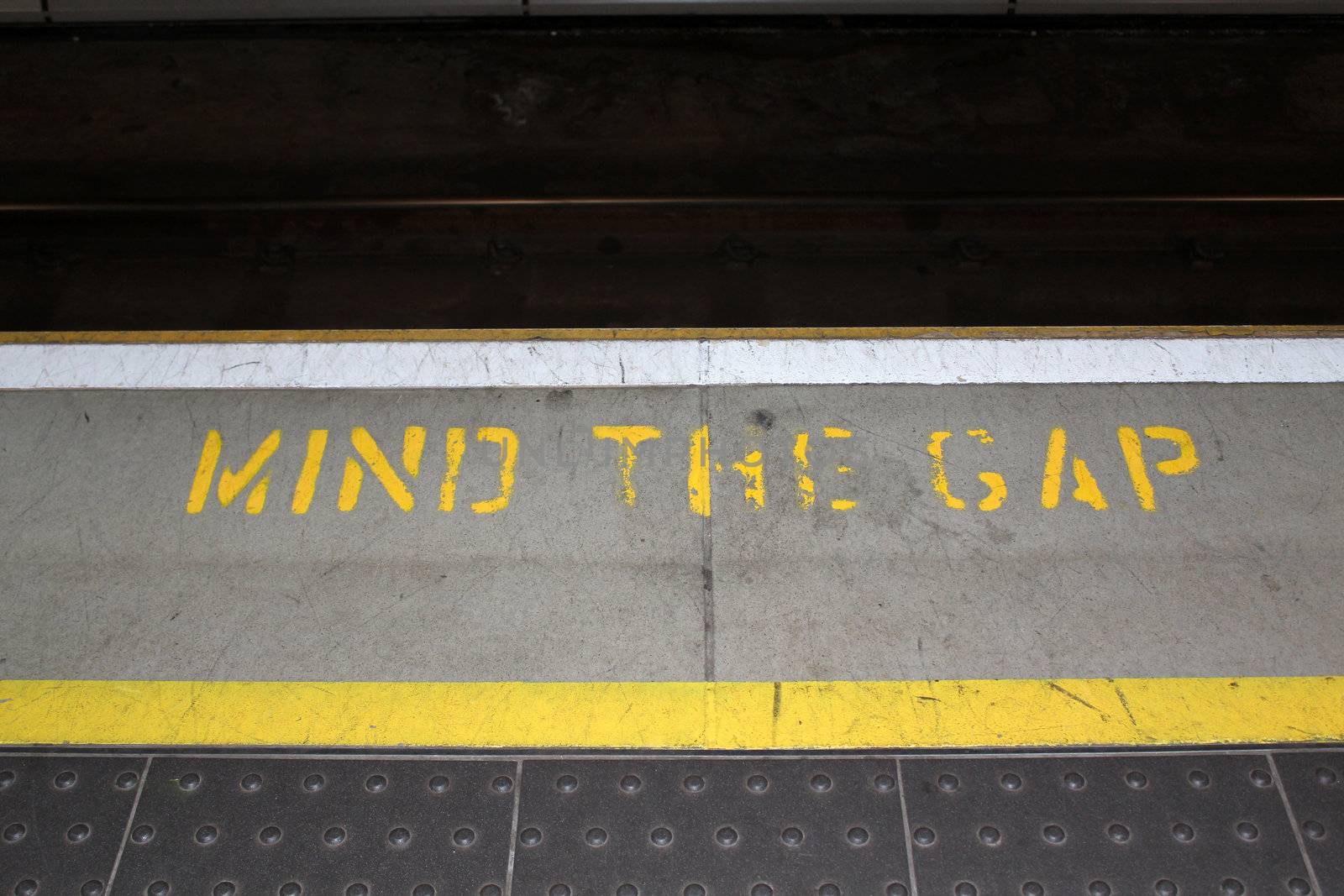 mind the gap  by keki