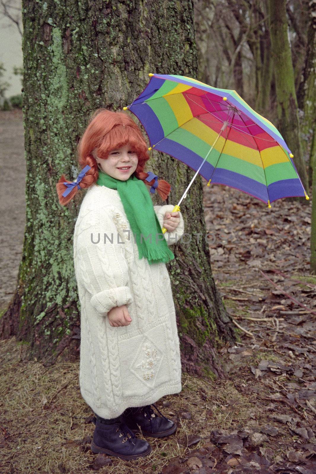 Pippi Langstrumpf mit Regnschirm