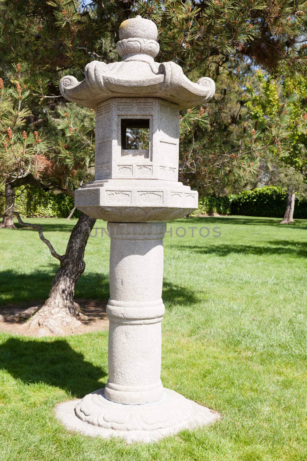 Gardens in traditional Japanese style, can be found at private homes, in neighborhood or city parks, and at historical landmarks such as Buddhist temples and old castles.