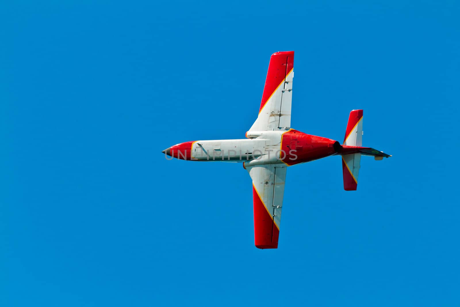 CADIZ, SPAIN-SEP 9: Aircrafts of the Patrulla Aguila taking part in a test on the 4th airshow of Cadiz on Sep 9, 2011, in Cadiz, Spain