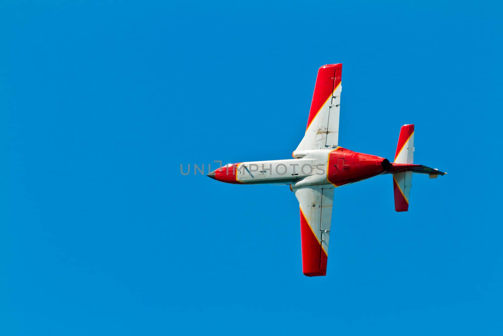 CADIZ, SPAIN-SEP 9: Aircrafts of the Patrulla Aguila taking part in a test on the 4th airshow of Cadiz on Sep 9, 2011, in Cadiz, Spain