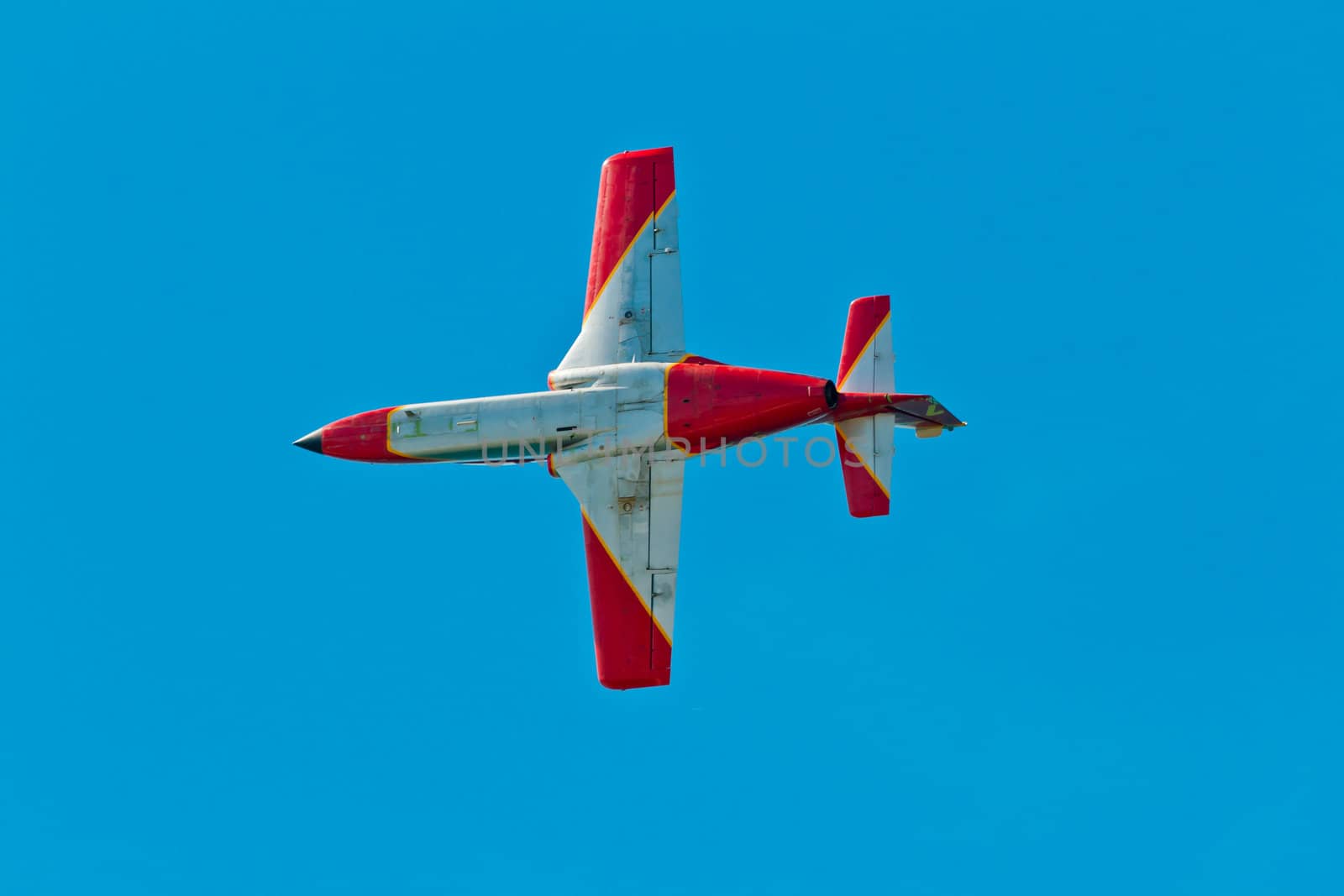 CADIZ, SPAIN-SEP 9: Aircrafts of the Patrulla Aguila taking part in a test on the 4th airshow of Cadiz on Sep 9, 2011, in Cadiz, Spain
