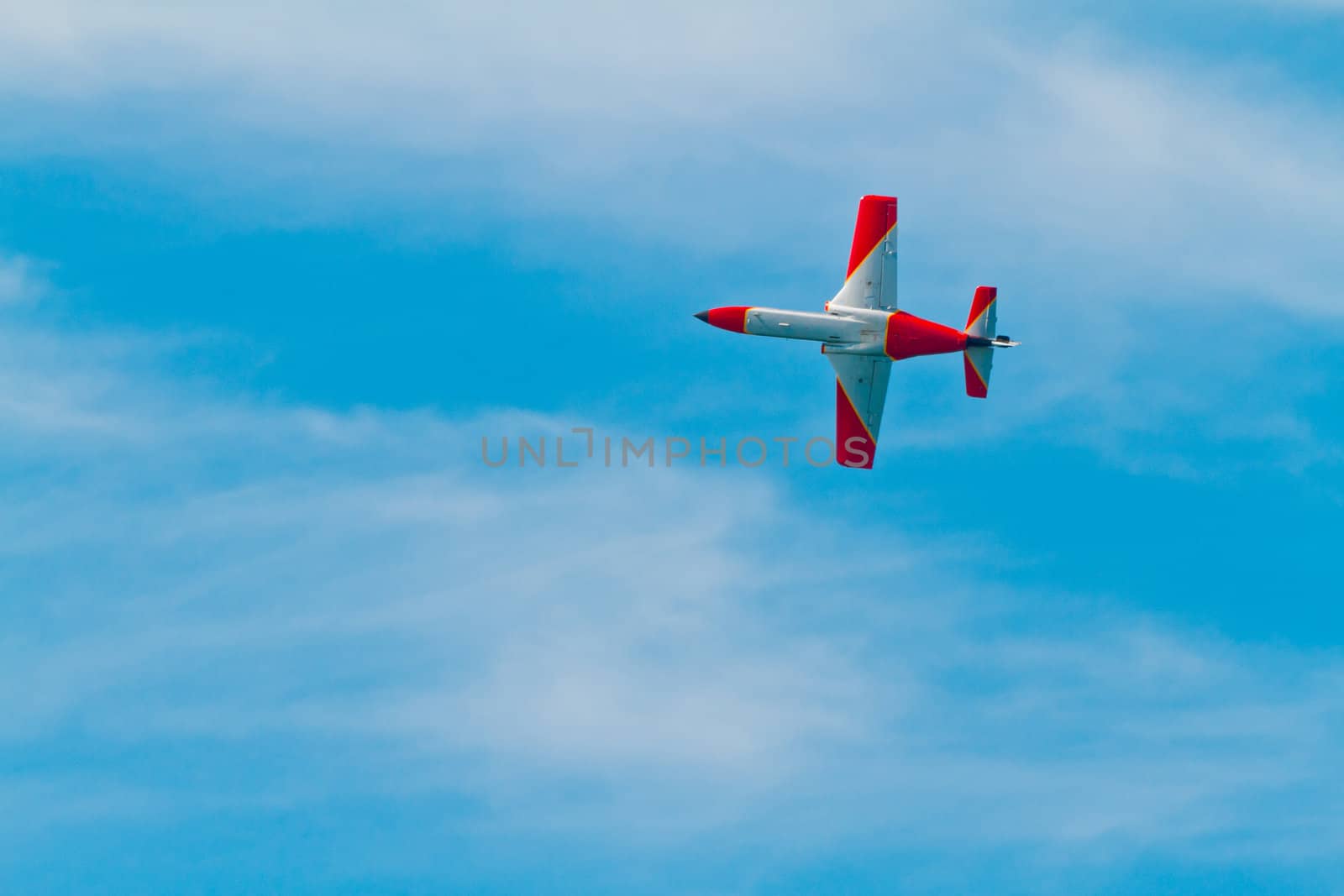 CADIZ, SPAIN-SEP 9: Aircrafts of the Patrulla Aguila taking part in a test on the 4th airshow of Cadiz on Sep 9, 2011, in Cadiz, Spain