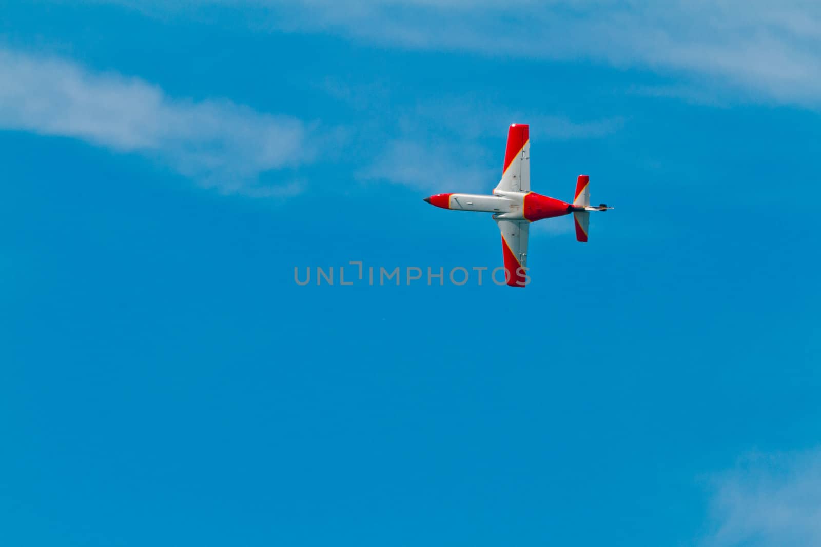 CADIZ, SPAIN-SEP 9: Aircrafts of the Patrulla Aguila taking part in a test on the 4th airshow of Cadiz on Sep 9, 2011, in Cadiz, Spain