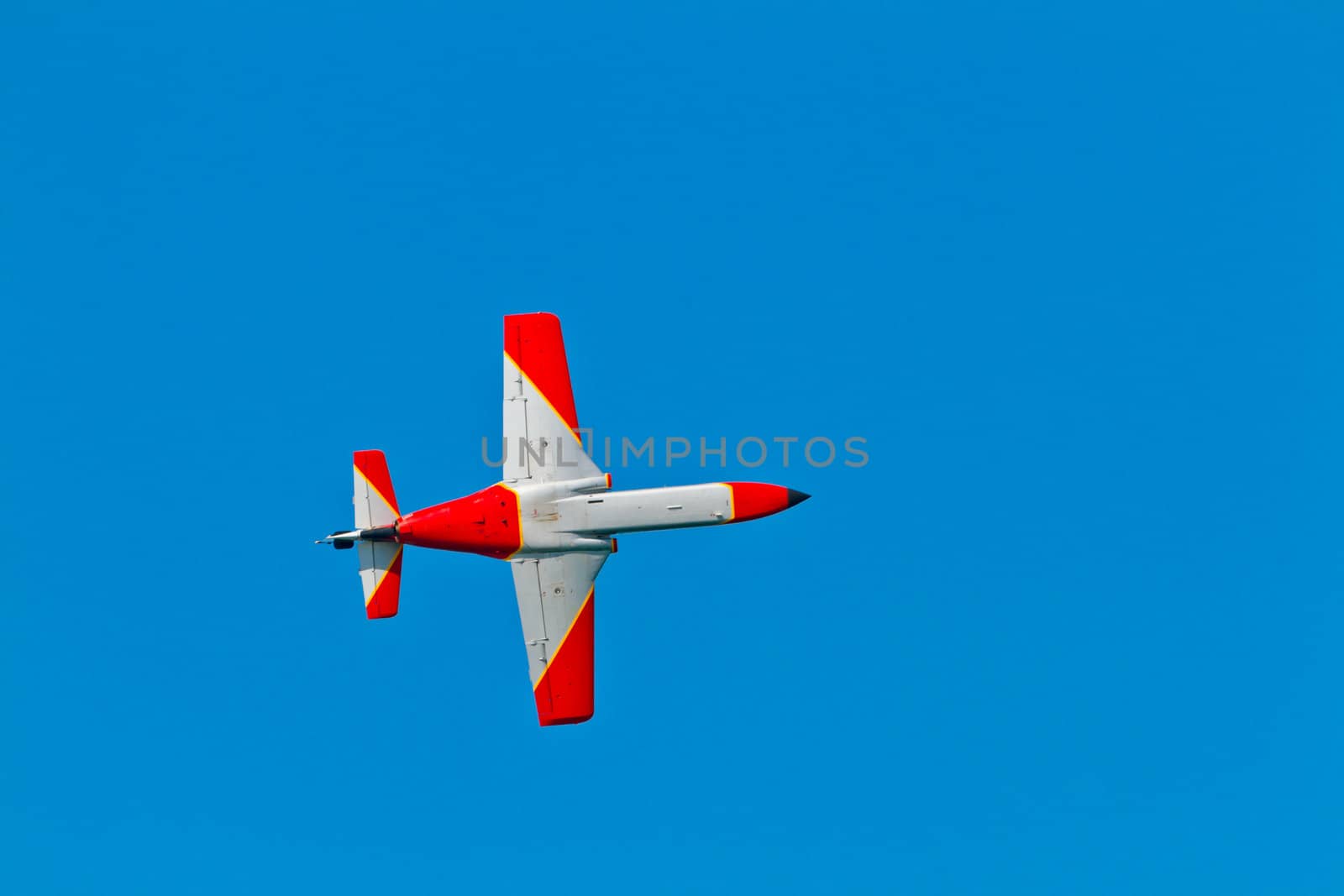 CADIZ, SPAIN-SEP 9: Aircrafts of the Patrulla Aguila taking part in a test on the 4th airshow of Cadiz on Sep 9, 2011, in Cadiz, Spain