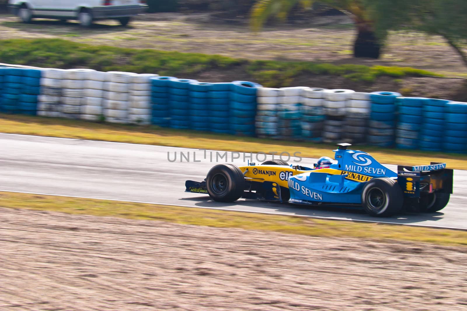 JEREZ DE LA FRONTERA, SPAIN - DEC 04: Franck Montagny of Renault F1 races during a training session on December 04, 2004, in Jerez de la Frontera, Spain