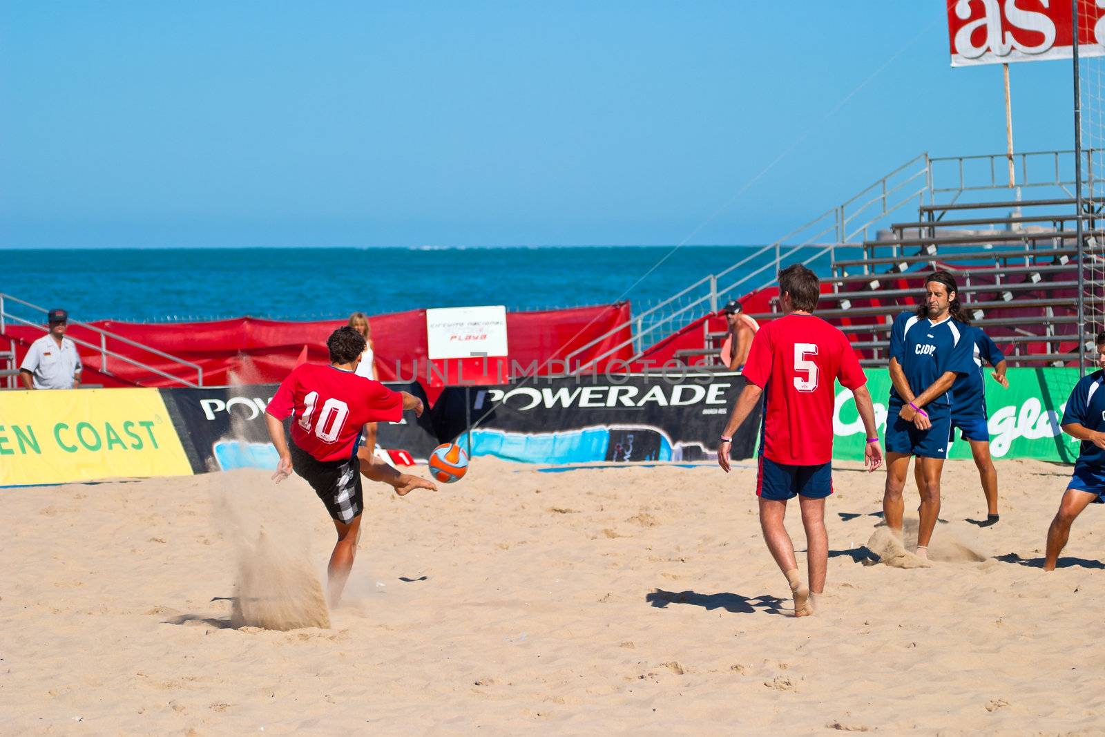 CADIZ, SPAIN -  JUL 30:  Unknown players of the team of Cadiz and Gijon playing the Spanish Championship of Beach Soccer on Jul 30, 2005 on the beach of La Victoria in Cadiz, Spain