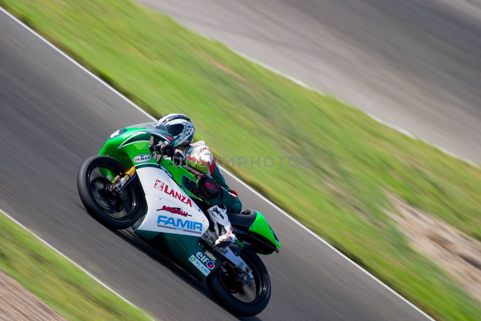 JEREZ DE LA FRONTERA, SPAIN - SEP 03: Pilot of motorcycling of 125cc in the Spanish championship of velocity (CEV) on Sep 03, 2005, in racetrack of velocity of Jerez de la Frontera
