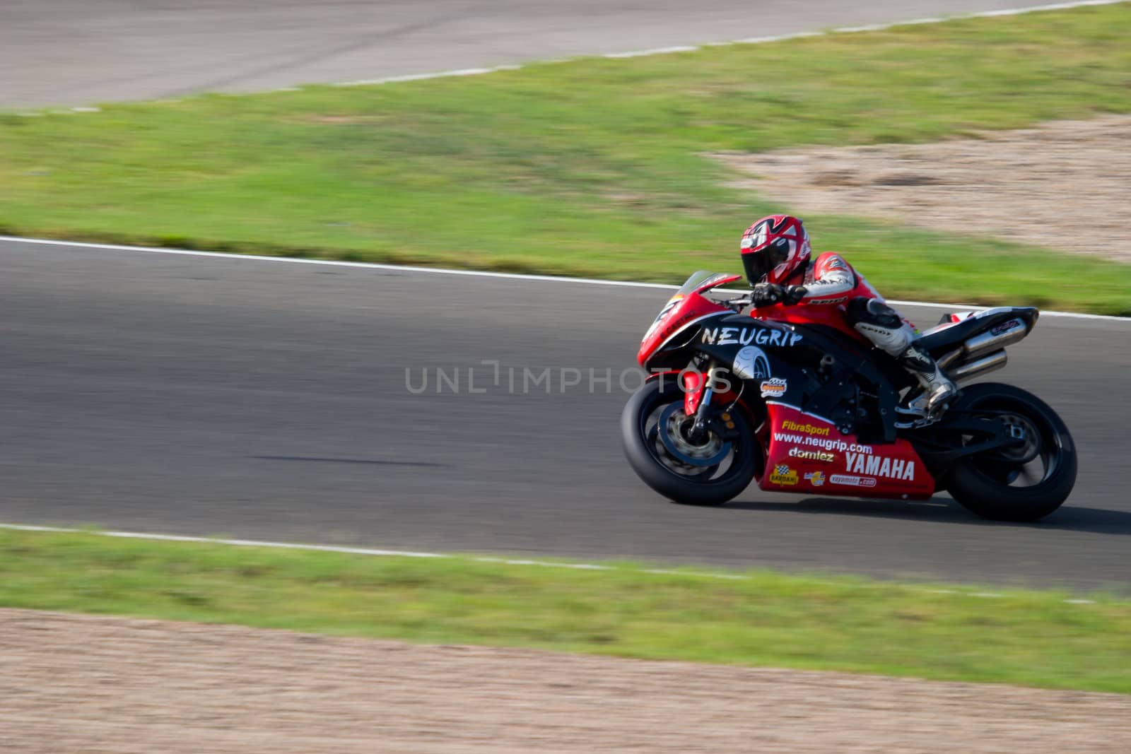JEREZ DE LA FRONTERA, SPAIN - SEP 03: Pilot of motorcycling of Formula Extreme in the Spanish championship of velocity (CEV) on Sep 03, 2005, in racetrack of velocity of Jerez de la Frontera