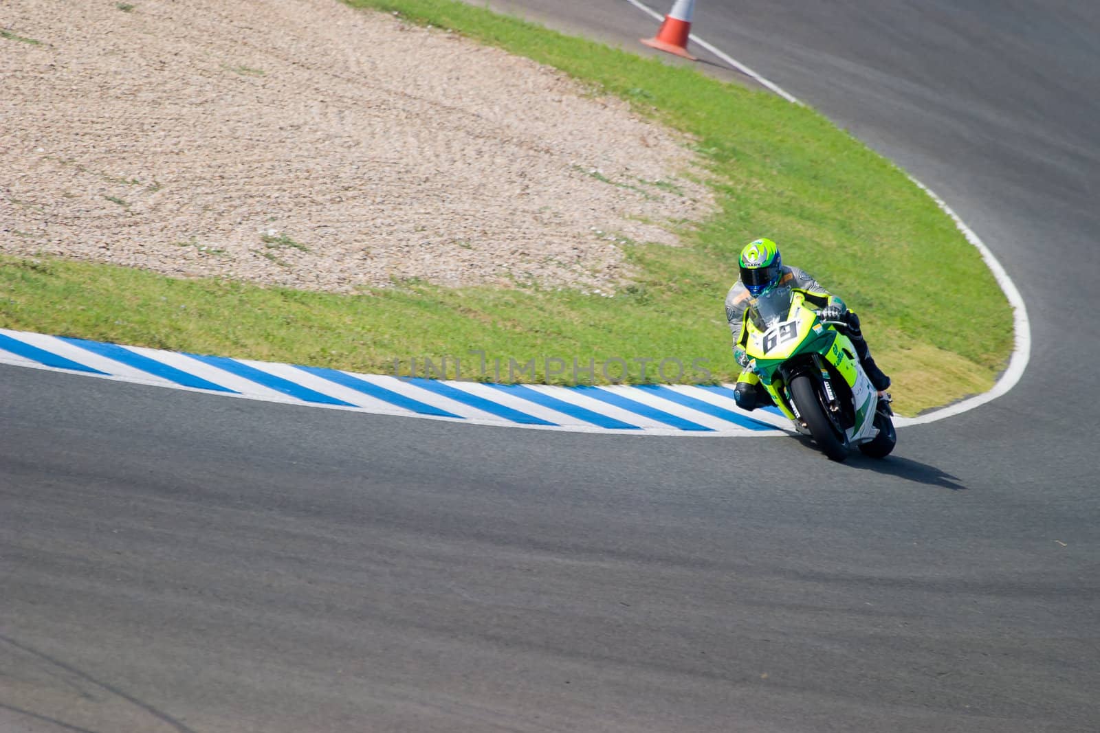 JEREZ DE LA FRONTERA, SPAIN - SEP 03: Pilot of motorcycling of Formula Extreme in the Spanish championship of velocity (CEV) on Sep 03, 2005, in racetrack of velocity of Jerez de la Frontera