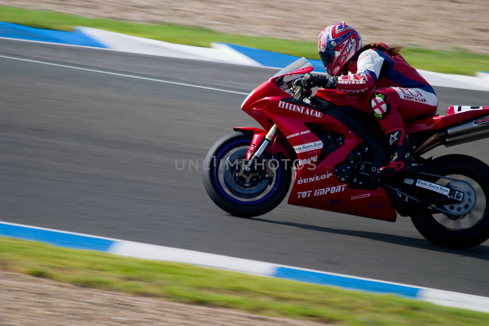 JEREZ DE LA FRONTERA, SPAIN - SEP 03: Pilot of motorcycling of Formula Extreme in the Spanish championship of velocity (CEV) on Sep 03, 2005, in racetrack of velocity of Jerez de la Frontera