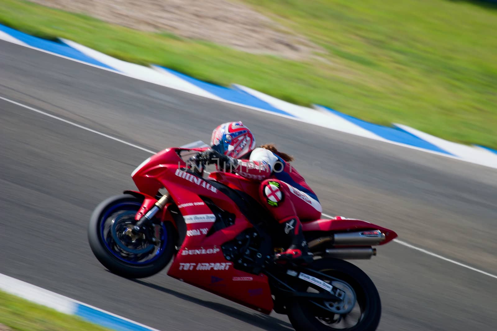 JEREZ DE LA FRONTERA, SPAIN - SEP 03: Pilot of motorcycling of Formula Extreme in the Spanish championship of velocity (CEV) on Sep 03, 2005, in racetrack of velocity of Jerez de la Frontera