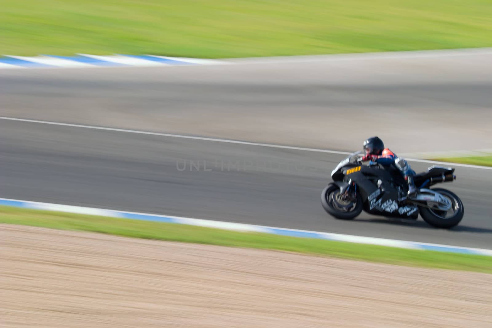 JEREZ DE LA FRONTERA, SPAIN - SEP 03: Pilot of motorcycling of Formula Extreme in the Spanish championship of velocity (CEV) on Sep 03, 2005, in racetrack of velocity of Jerez de la Frontera