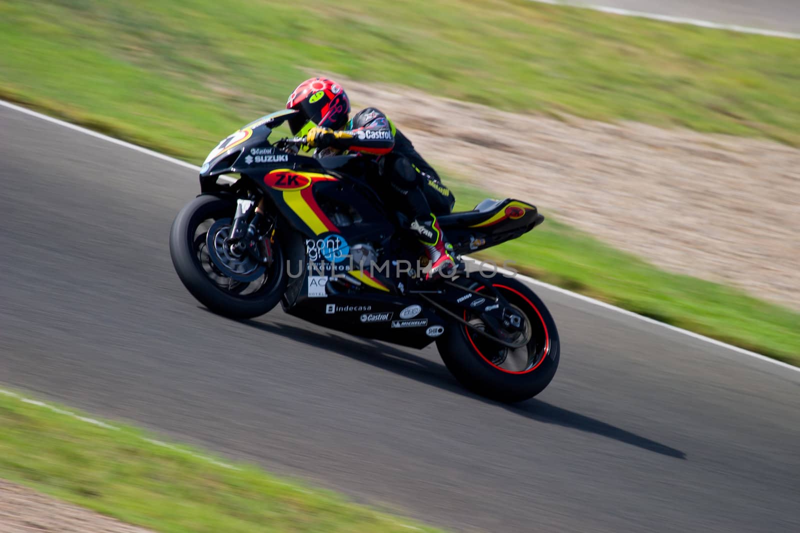 JEREZ DE LA FRONTERA, SPAIN - SEP 03: Pilot of motorcycling of Formula Extreme in the Spanish championship of velocity (CEV) on Sep 03, 2005, in racetrack of velocity of Jerez de la Frontera