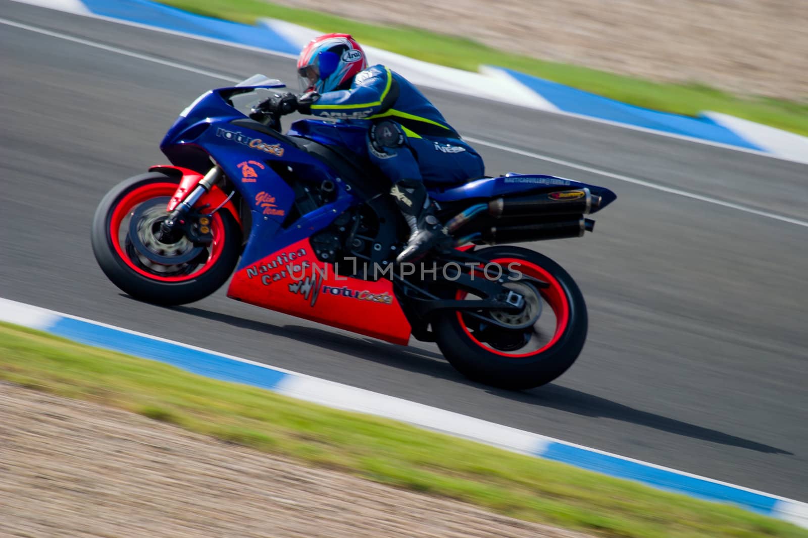 JEREZ DE LA FRONTERA, SPAIN - SEP 03: Pilot of motorcycling of Formula Extreme in the Spanish championship of velocity (CEV) on Sep 03, 2005, in racetrack of velocity of Jerez de la Frontera