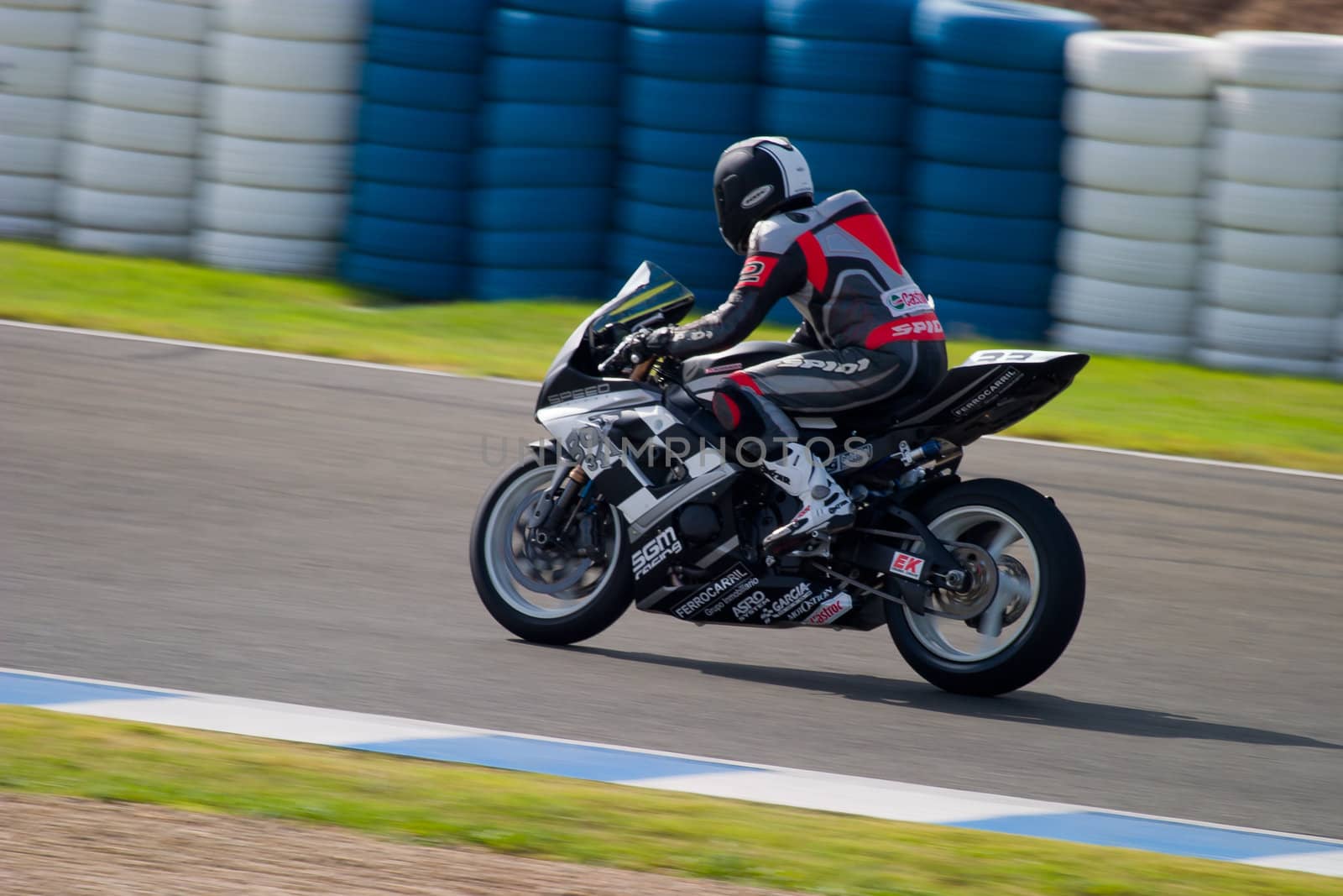 JEREZ DE LA FRONTERA, SPAIN - SEP 03: Pilot of motorcycling of Formula Extreme in the Spanish championship of velocity (CEV) on Sep 03, 2005, in racetrack of velocity of Jerez de la Frontera