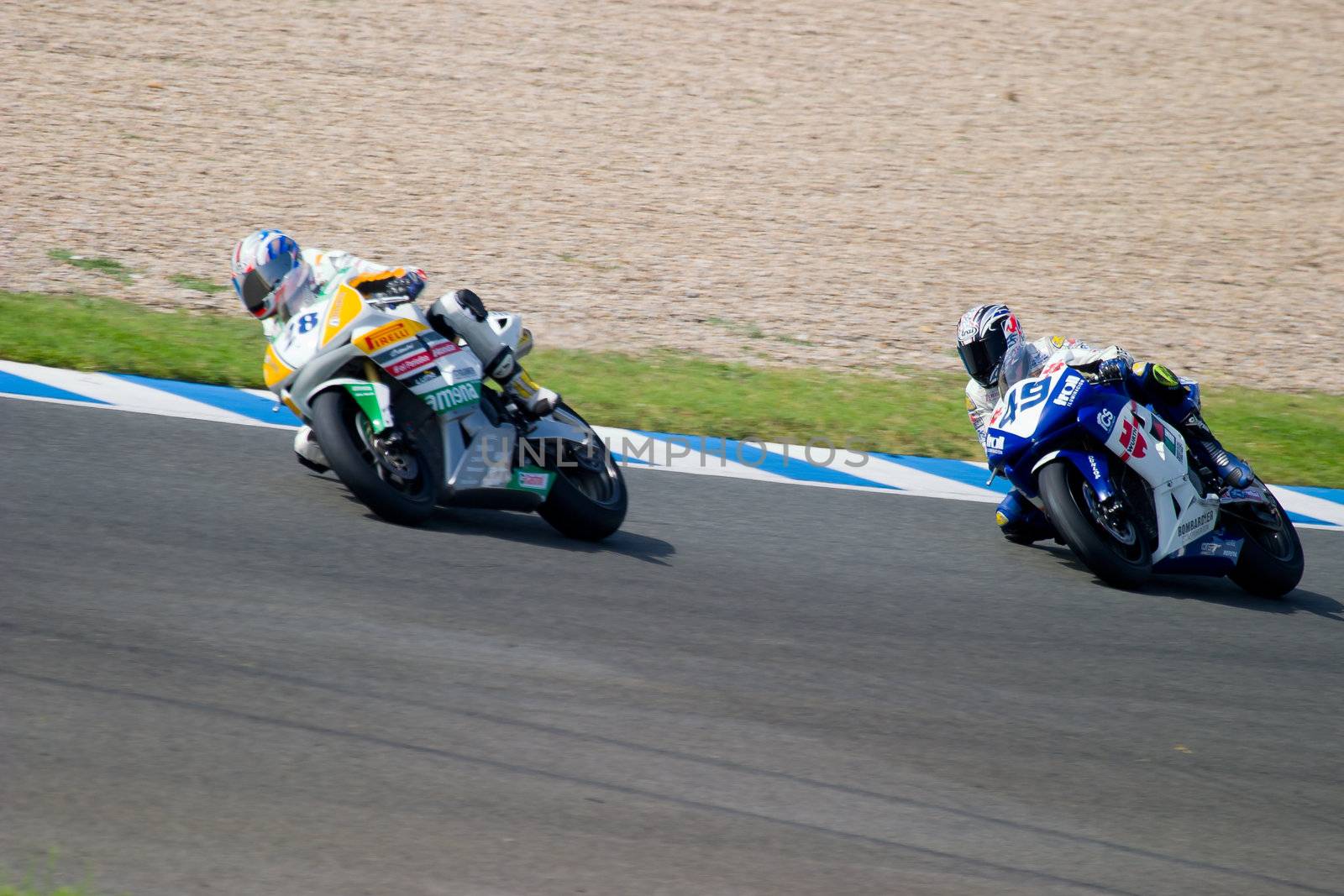 JEREZ DE LA FRONTERA, SPAIN - SEP 03: Pilot of motorcycling of Supersport in the Spanish championship of velocity (CEV) on Sep 03, 2005, in racetrack of velocity of Jerez de la Frontera