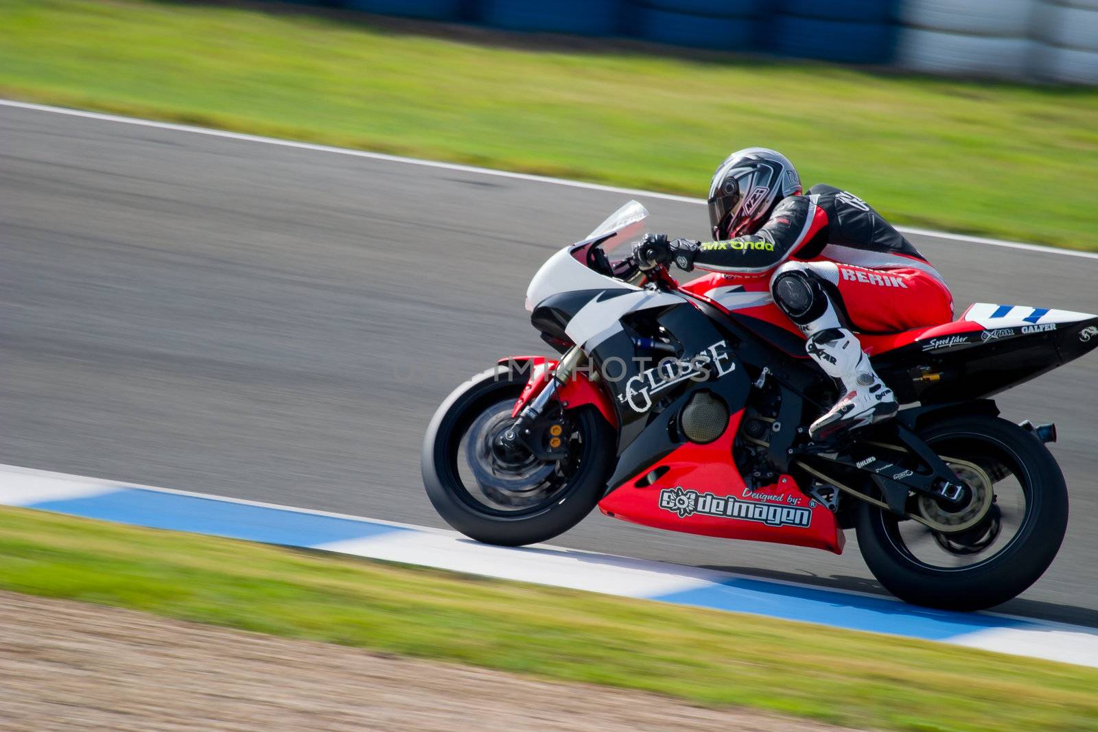 JEREZ DE LA FRONTERA, SPAIN - SEP 03: Pilot of motorcycling of Supersport in the Spanish championship of velocity (CEV) on Sep 03, 2005, in racetrack of velocity of Jerez de la Frontera