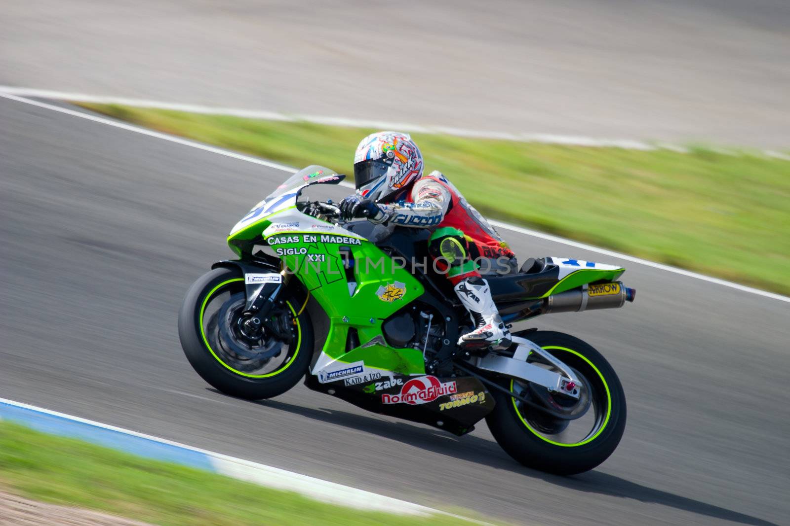 JEREZ DE LA FRONTERA, SPAIN - SEP 03: Pilot of motorcycling of Supersport in the Spanish championship of velocity (CEV) on Sep 03, 2005, in racetrack of velocity of Jerez de la Frontera