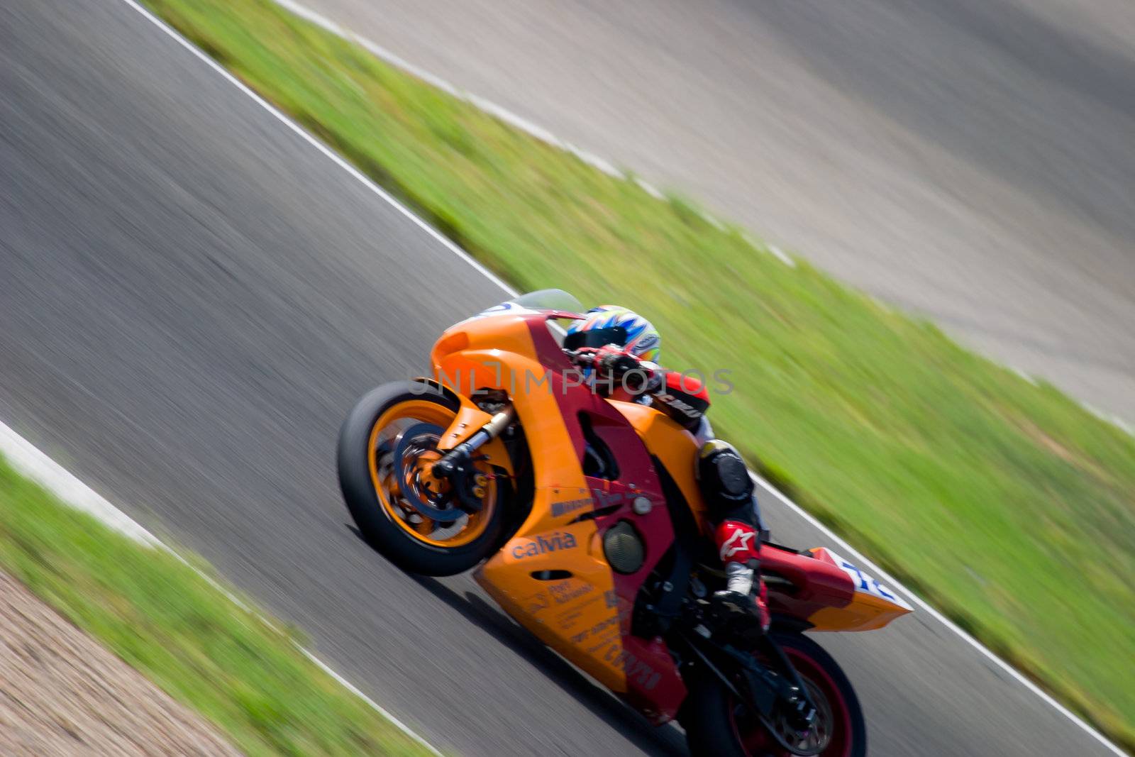 JEREZ DE LA FRONTERA, SPAIN - SEP 03: Pilot of motorcycling of Supersport in the Spanish championship of velocity (CEV) on Sep 03, 2005, in racetrack of velocity of Jerez de la Frontera