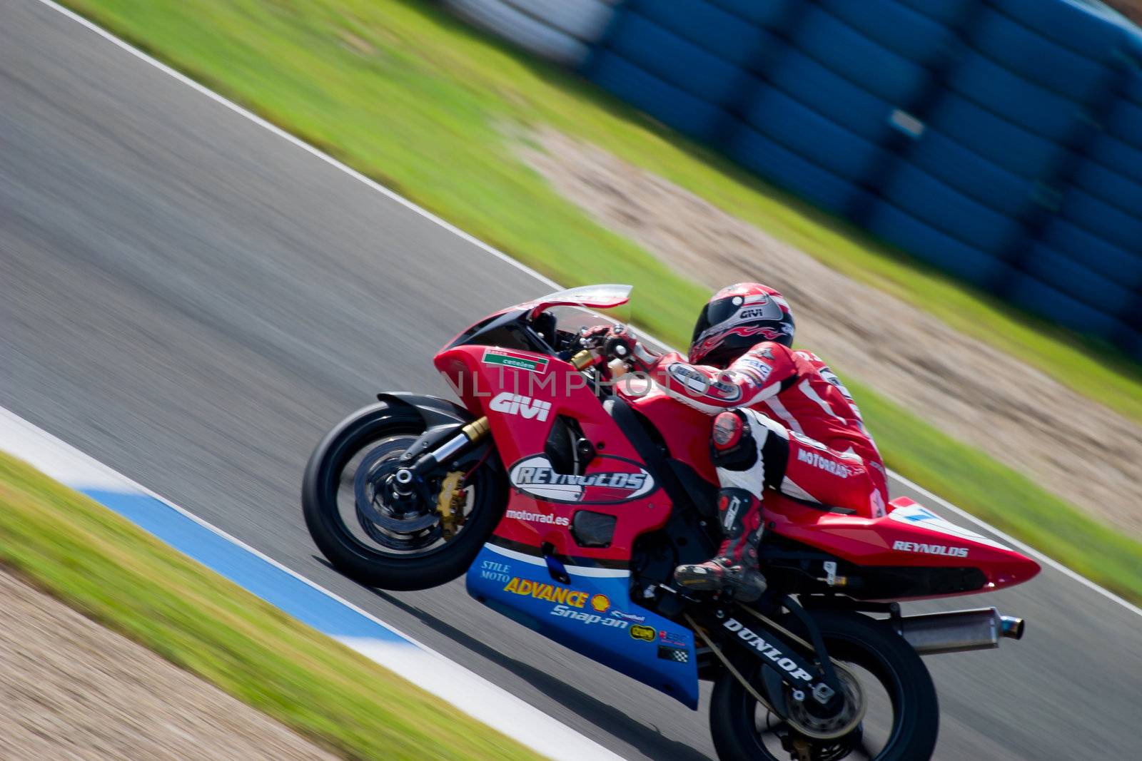 JEREZ DE LA FRONTERA, SPAIN - SEP 03: Pilot of motorcycling of Supersport in the Spanish championship of velocity (CEV) on Sep 03, 2005, in racetrack of velocity of Jerez de la Frontera