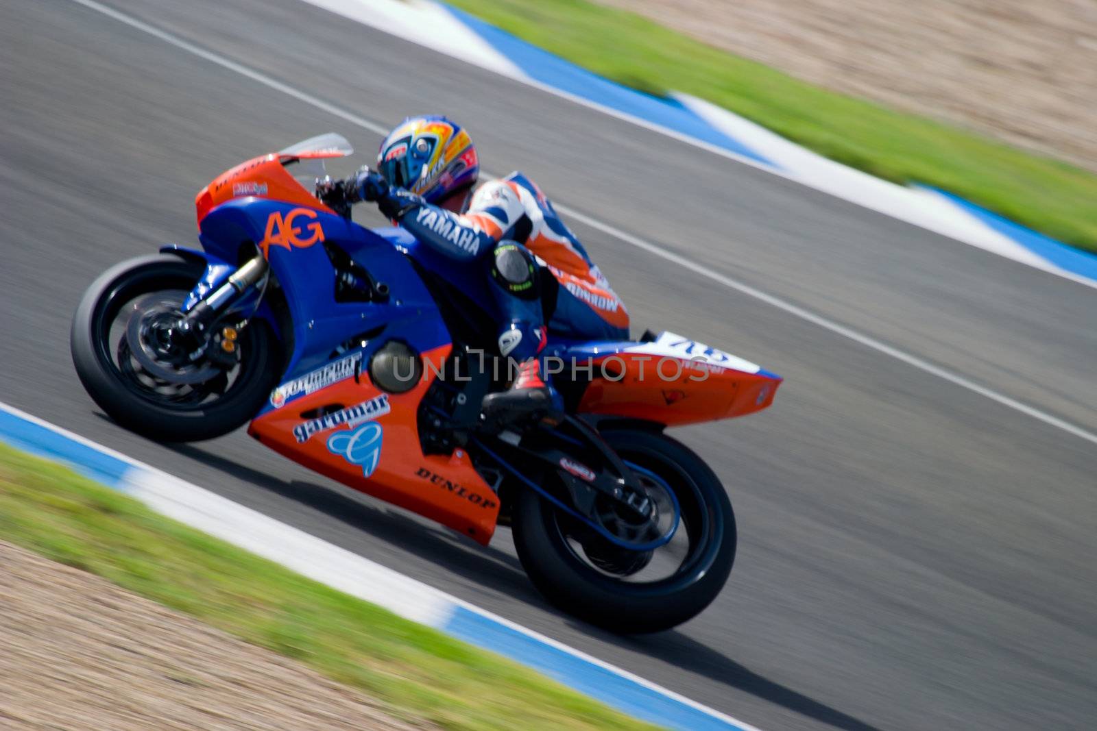 JEREZ DE LA FRONTERA, SPAIN - SEP 03: Pilot of motorcycling of Supersport in the Spanish championship of velocity (CEV) on Sep 03, 2005, in racetrack of velocity of Jerez de la Frontera