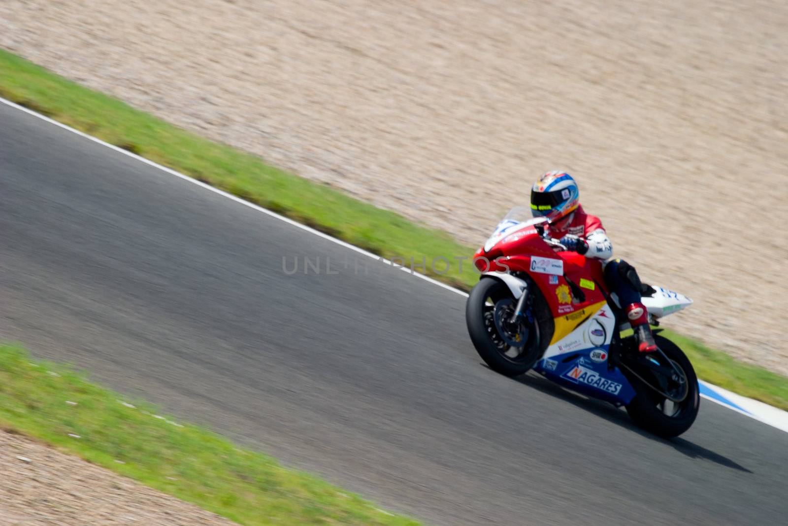 JEREZ DE LA FRONTERA, SPAIN - SEP 03: Pilot of motorcycling of Supersport in the Spanish championship of velocity (CEV) on Sep 03, 2005, in racetrack of velocity of Jerez de la Frontera
