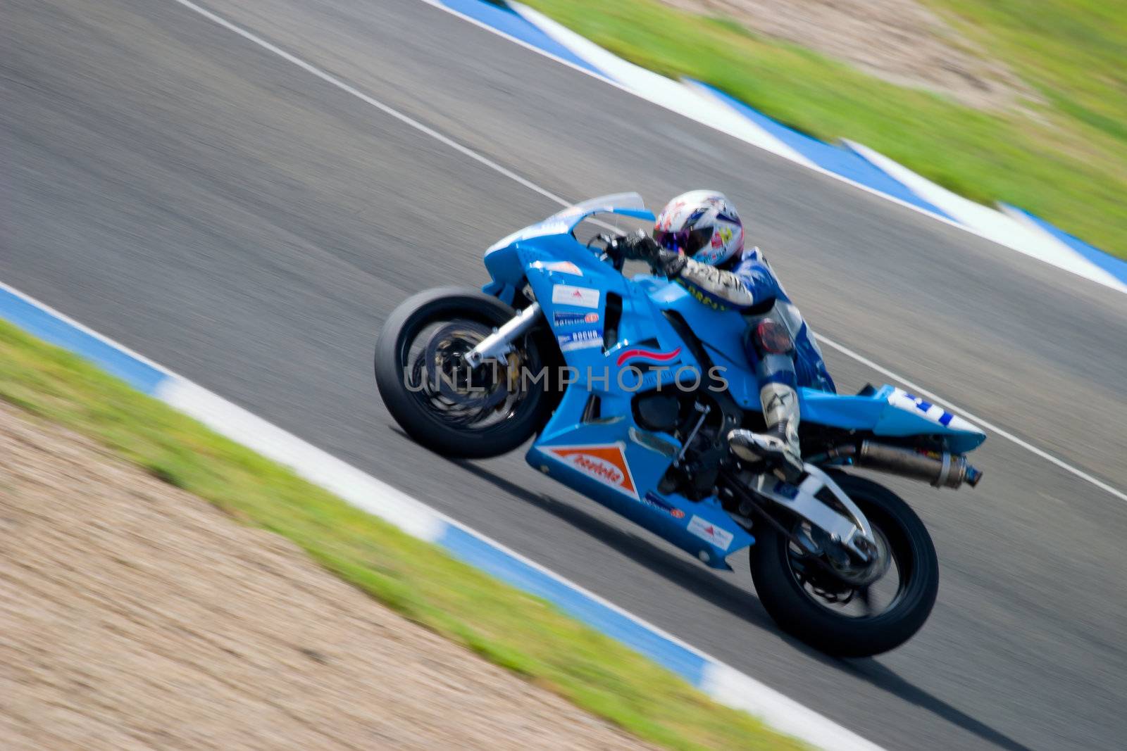JEREZ DE LA FRONTERA, SPAIN - SEP 03: Pilot of motorcycling of Supersport in the Spanish championship of velocity (CEV) on Sep 03, 2005, in racetrack of velocity of Jerez de la Frontera