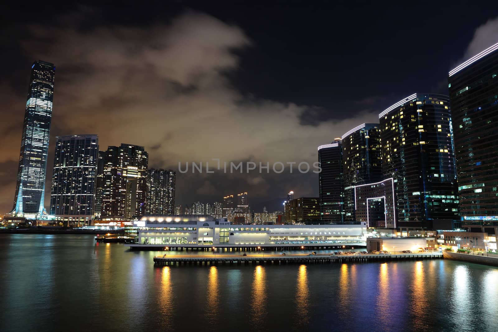 kowloon at night