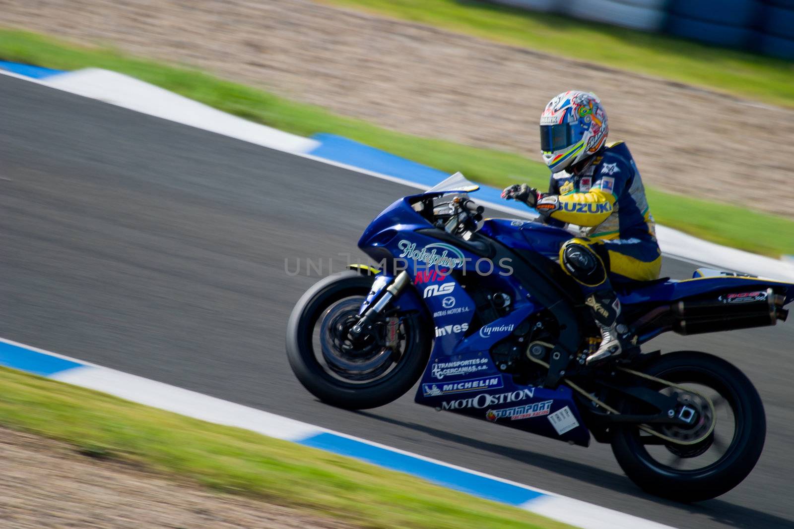 JEREZ DE LA FRONTERA, SPAIN - SEP 03: Pilot of motorcycling of Formula Extreme in the Spanish championship of velocity (CEV) on Sep 03, 2005, in racetrack of velocity of Jerez de la Frontera