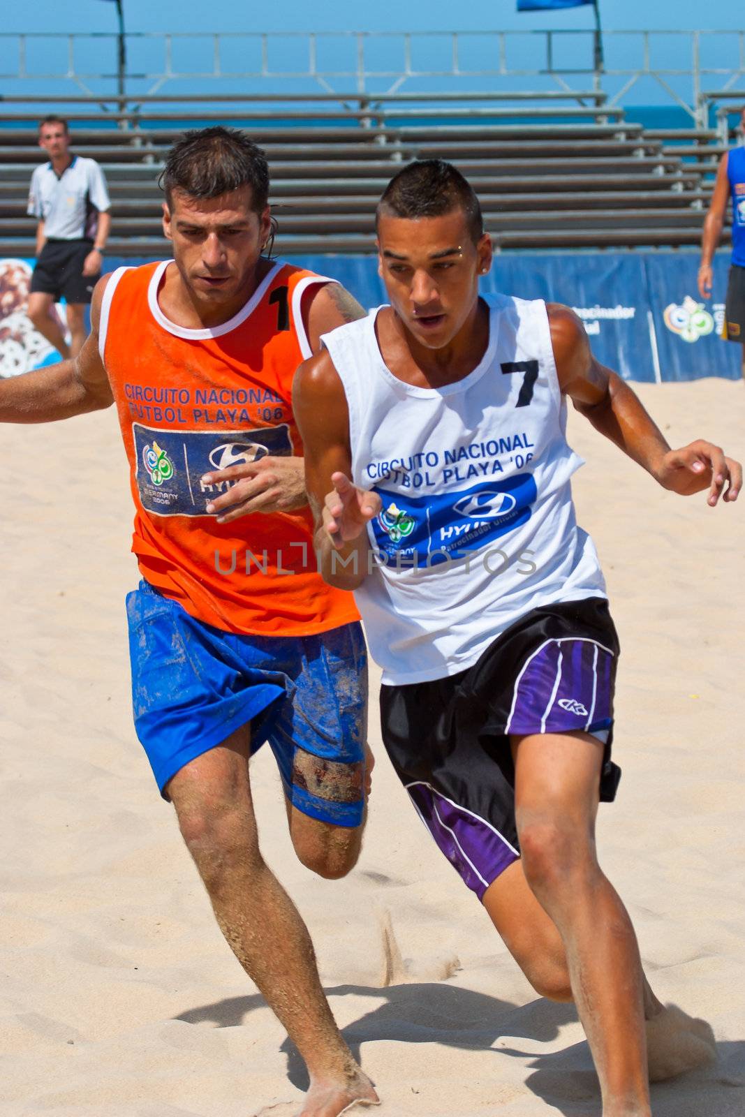 CADIZ, SPAIN -  JUL 22:  Unknown players of unknown team playing the Spanish Championship of Beach Soccer on Jul 22, 2006 on the beach of La Victoria in Cadiz, Spain