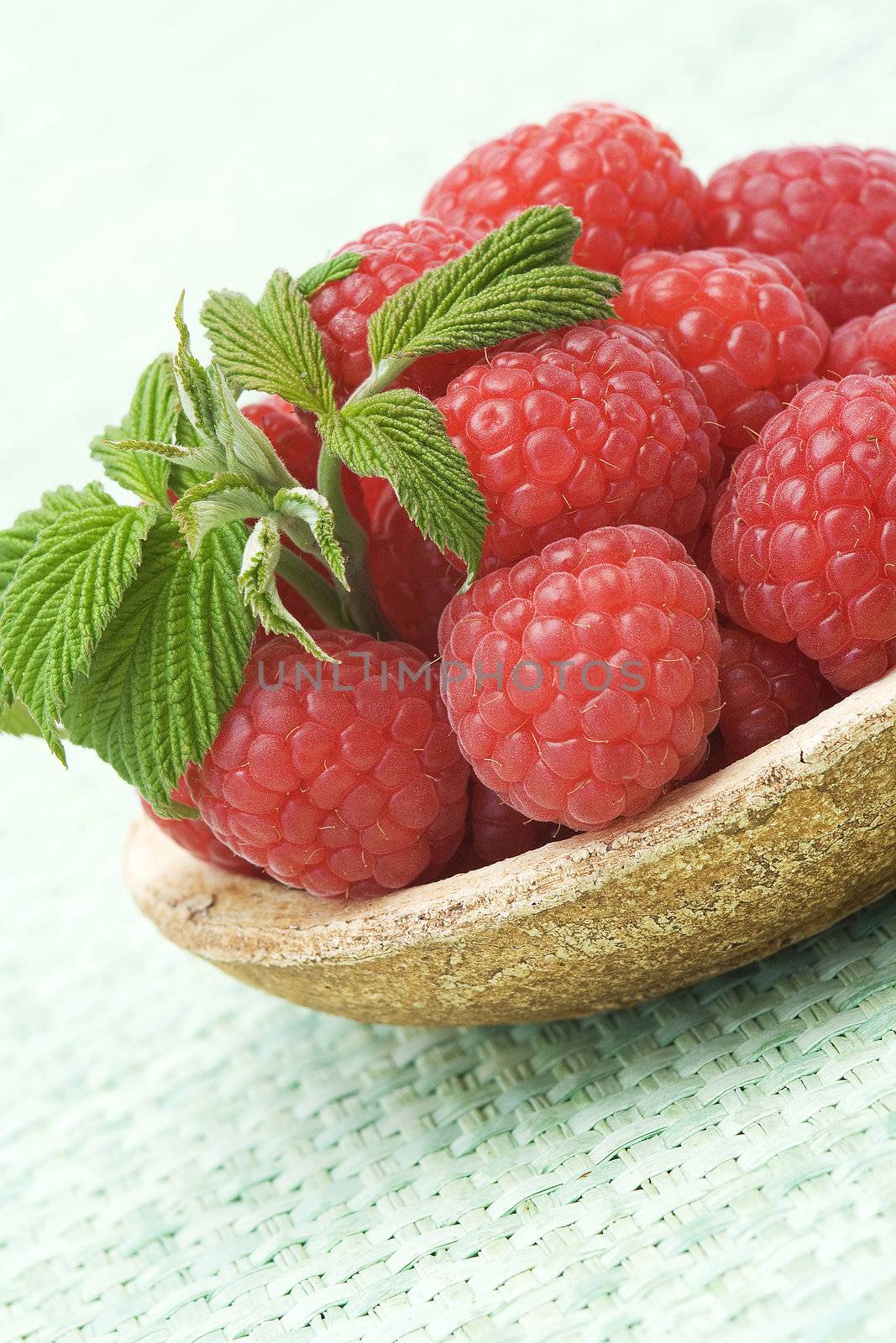 fresh raspberries by miradrozdowski