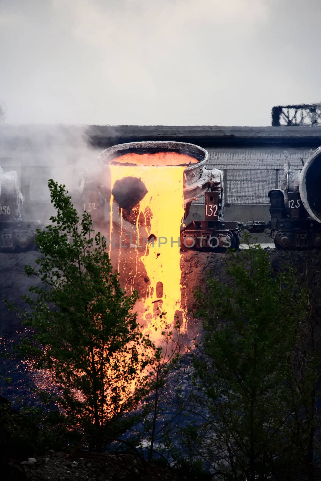 drain slag at steel plant