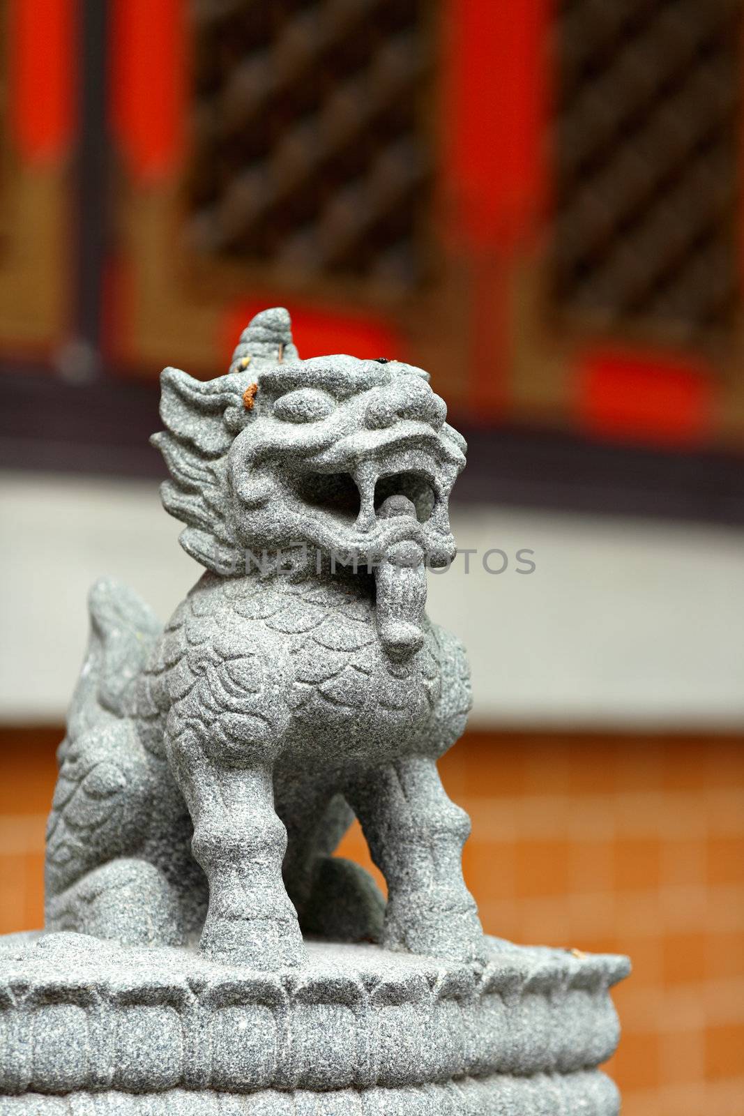 chinese lion statue