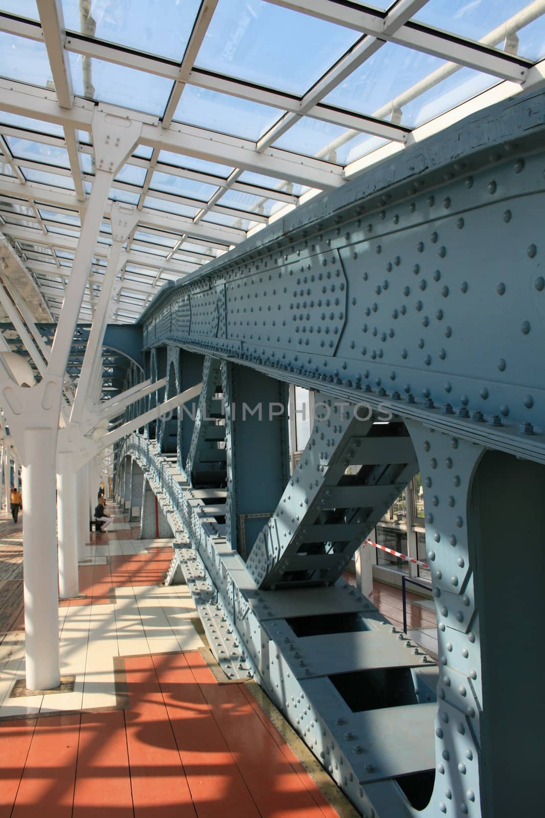 Metal details of the bridge