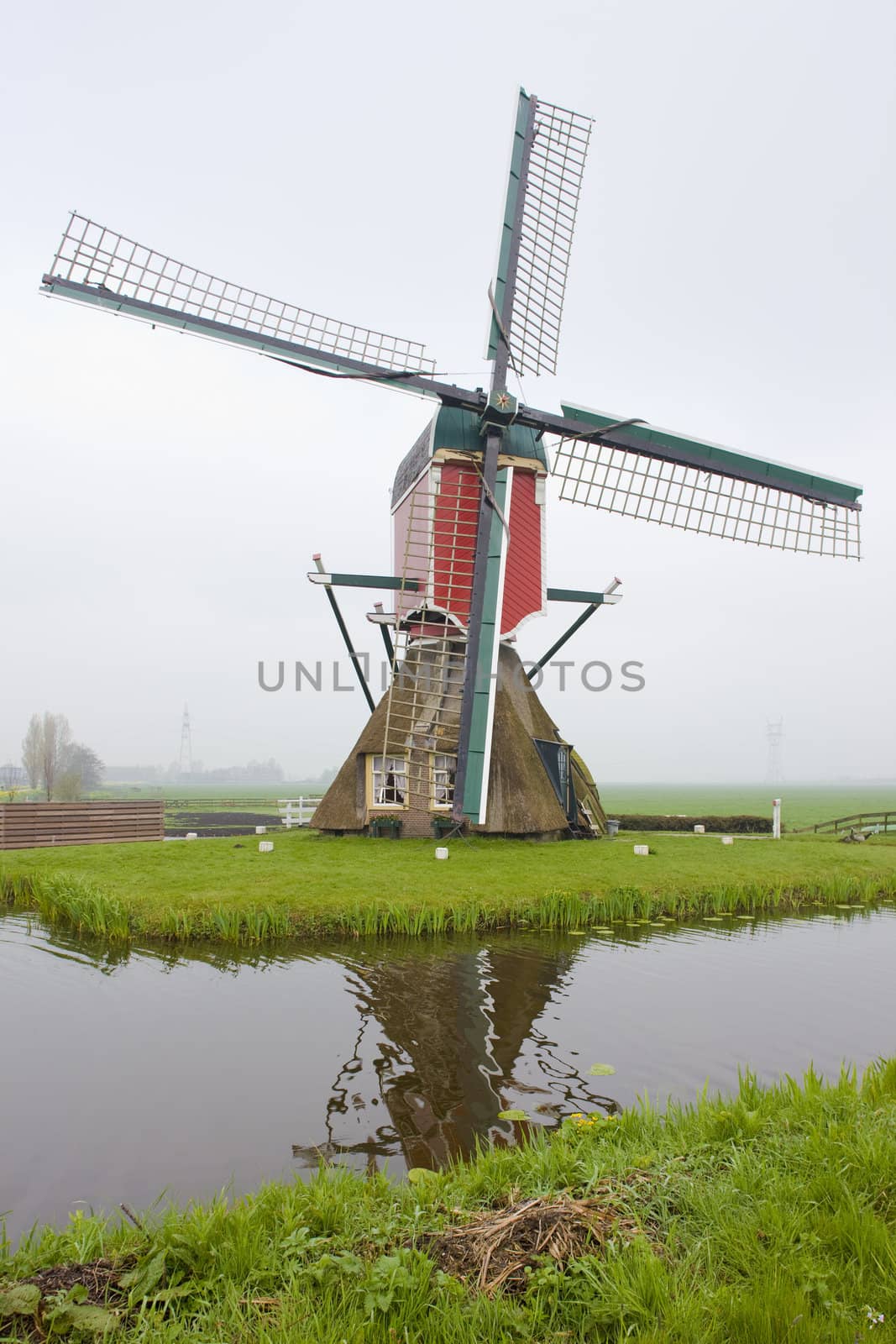 windmill near Hazerswoude-Rijndijk, Netherlands by phbcz