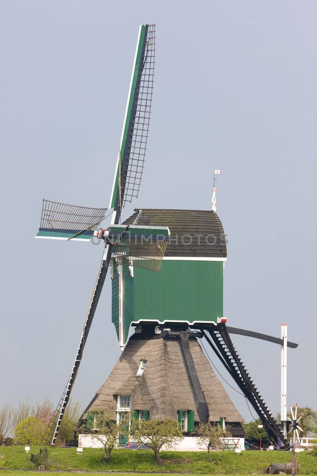 windmill near Vlist, Netherlands by phbcz
