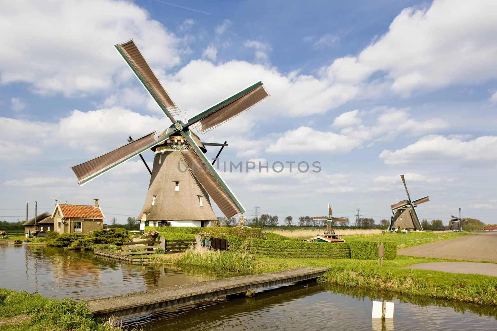 windmills, Zevenhuizen, Netherlands by phbcz