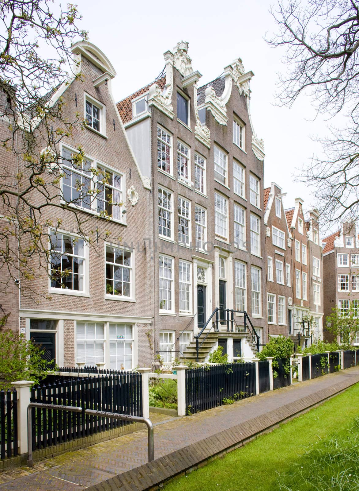 Begijnhof, Amsterdam, Netherlands by phbcz