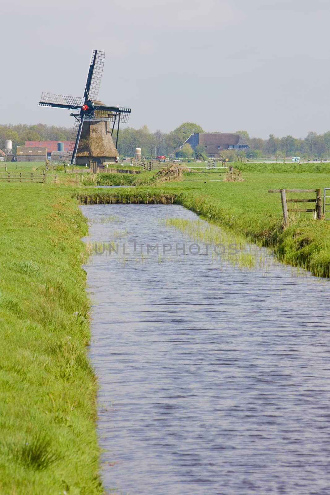 windmill, t''Zwaantje, Friesland, Netherlands by phbcz