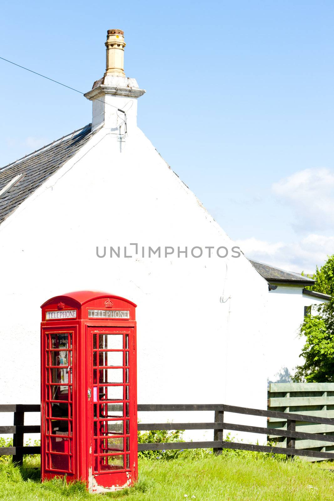 telephone booth, Laggan, Scotland by phbcz