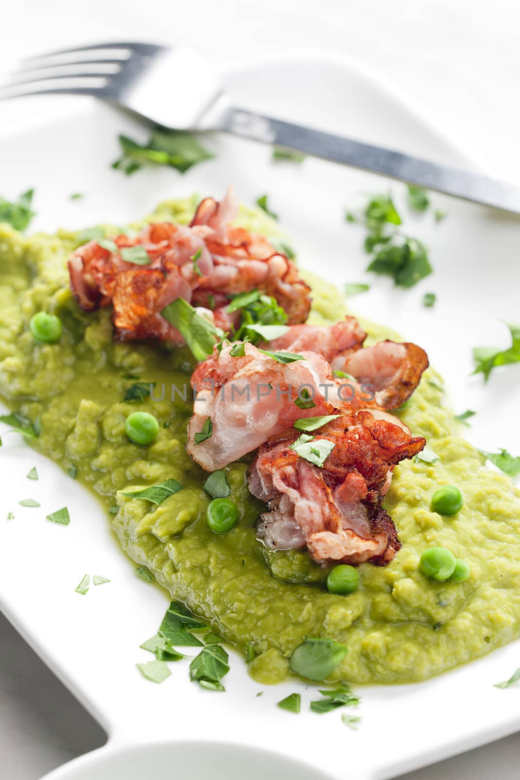 mashed peas with fried pancetta
