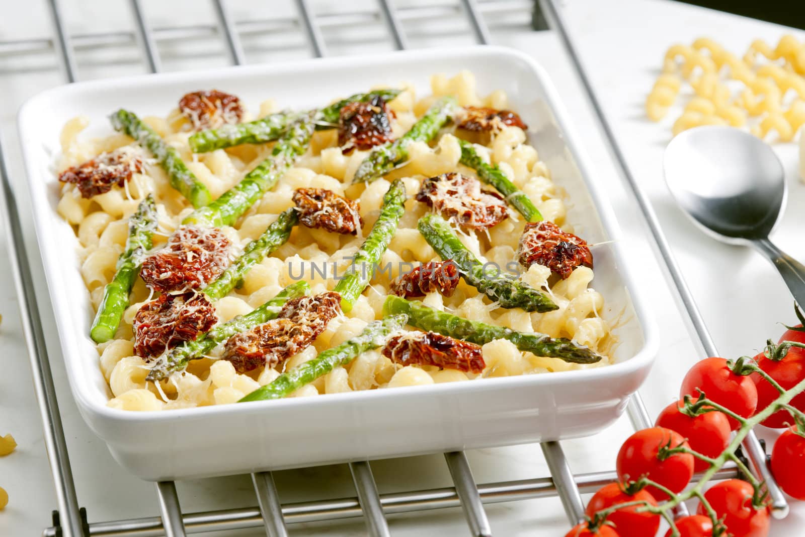 pasta baked with dried tomatoes, asparagus and pecorino cheese by phbcz